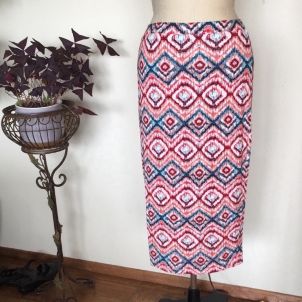 NWOT rayon knit pencil skirt, midi, with lining M